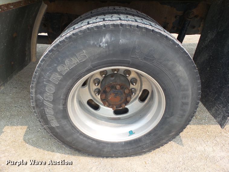 image for item DF0771 2006 Kenworth T300 rollback truck