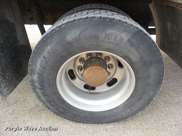 image for item DF0771 2006 Kenworth T300 rollback truck