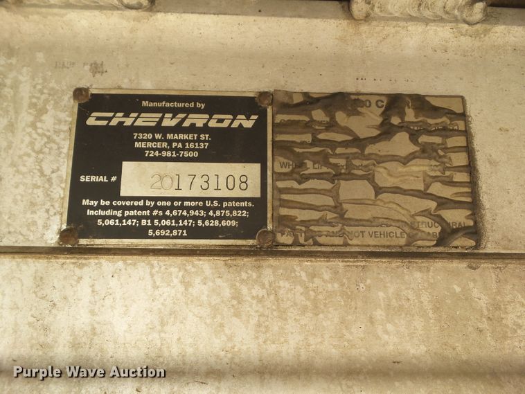 image for item DF0771 2006 Kenworth T300 rollback truck