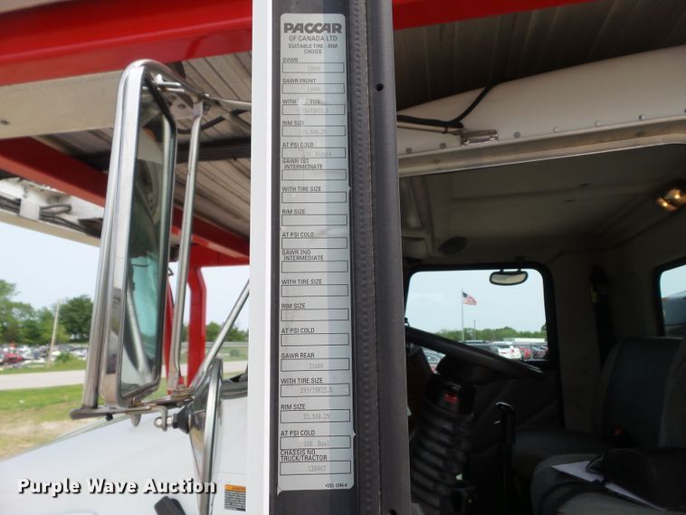 image for item DF0771 2006 Kenworth T300 rollback truck