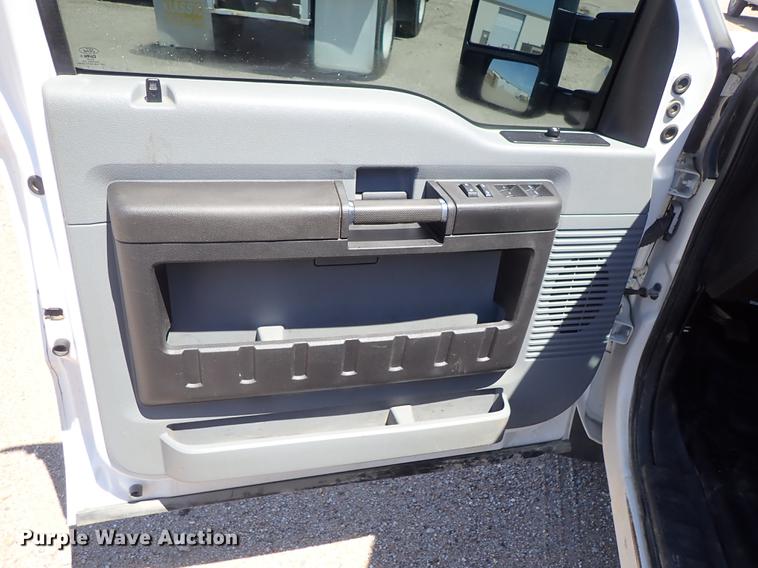 image for item DF1216 2015 Ford F250 Super Duty Crew Cab pickup truck