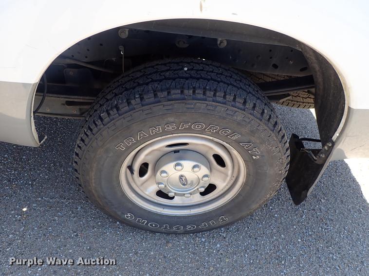 image for item DF1216 2015 Ford F250 Super Duty Crew Cab pickup truck