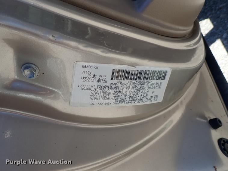 image for item DF1217 2002 Toyota Sienna van