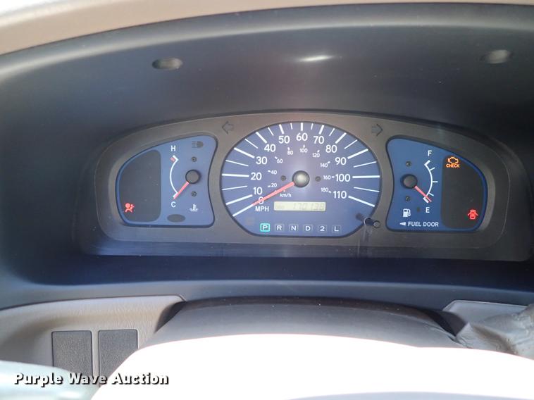 image for item DF1217 2002 Toyota Sienna van