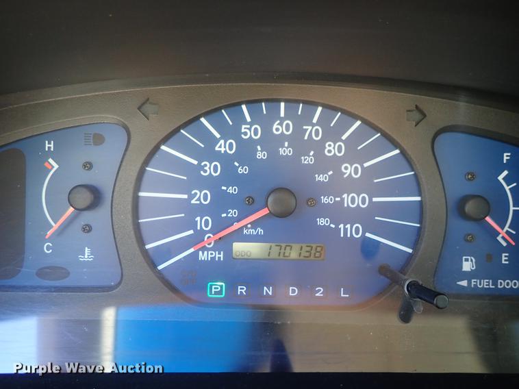 image for item DF1217 2002 Toyota Sienna van