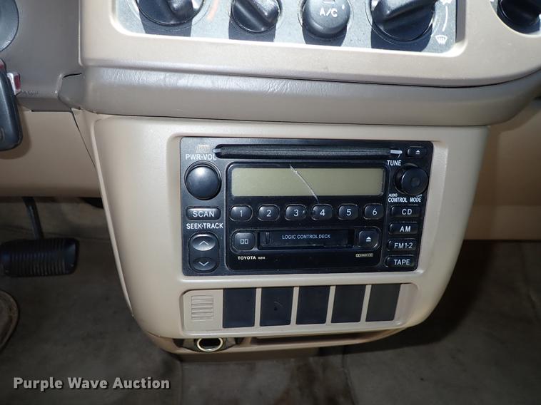 image for item DF1217 2002 Toyota Sienna van