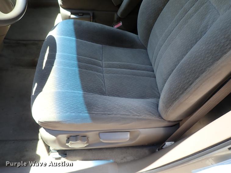 image for item DF1217 2002 Toyota Sienna van
