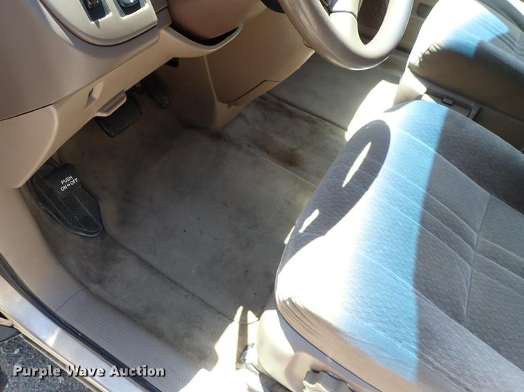 image for item DF1217 2002 Toyota Sienna van