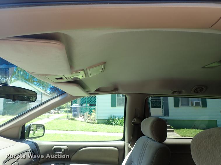 image for item DF1217 2002 Toyota Sienna van
