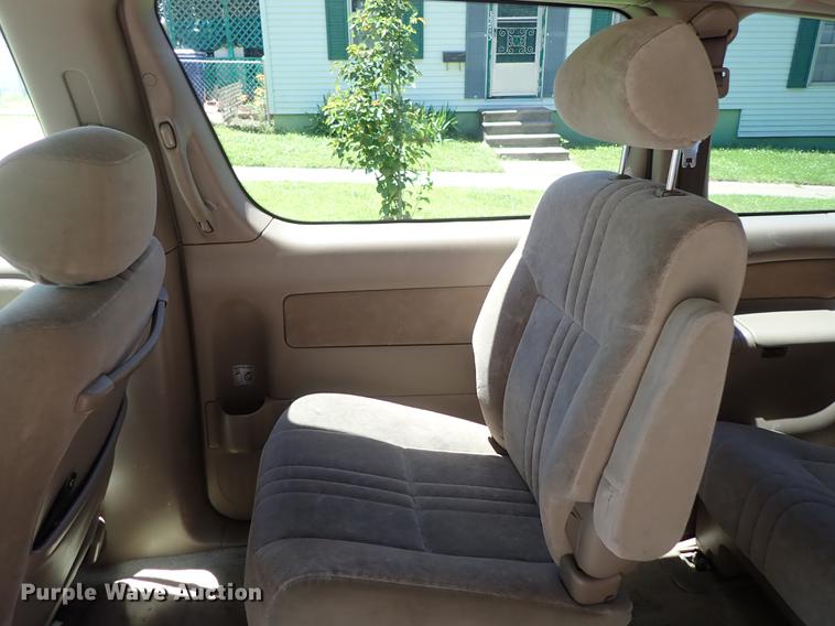image for item DF1217 2002 Toyota Sienna van