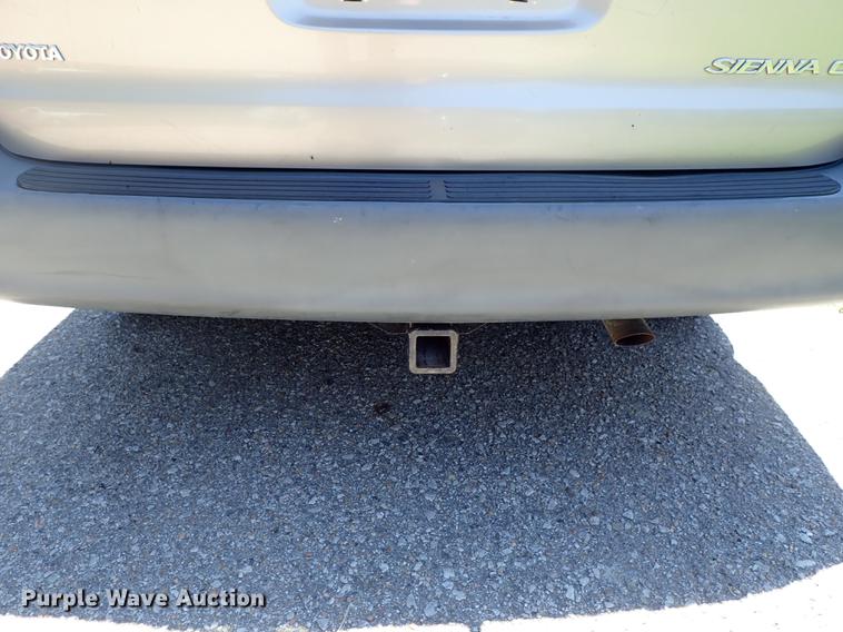 image for item DF1217 2002 Toyota Sienna van