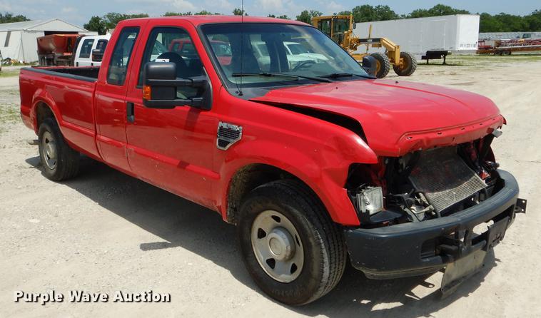 image for item DF7313 2009 Ford F350 Super Duty SuperCab pickup truck
