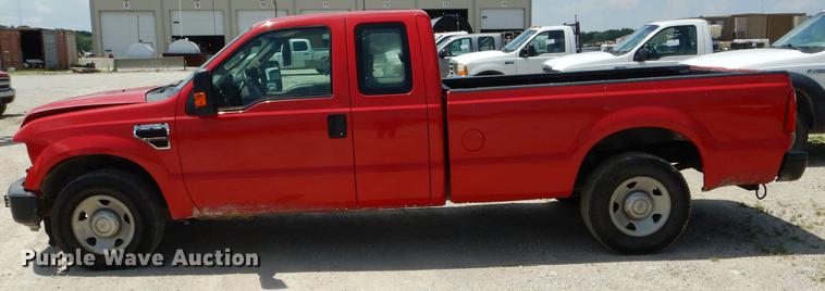 image for item DF7313 2009 Ford F350 Super Duty SuperCab pickup truck
