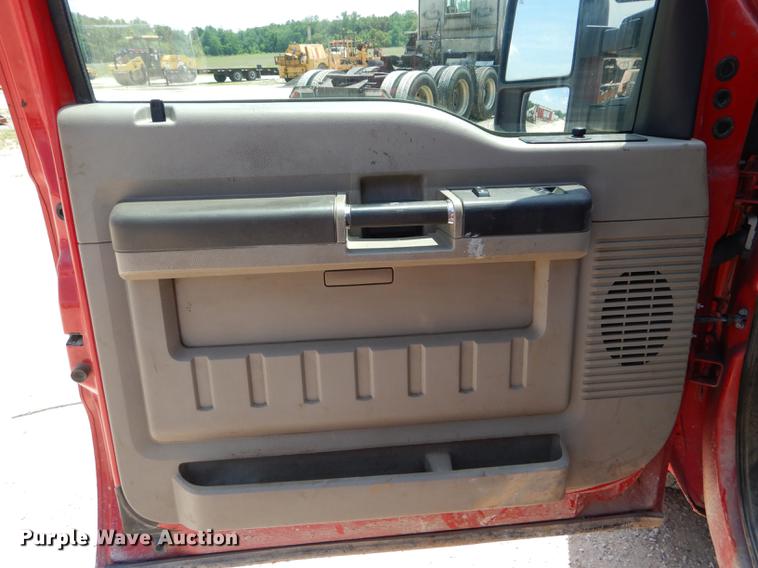 image for item DF7313 2009 Ford F350 Super Duty SuperCab pickup truck