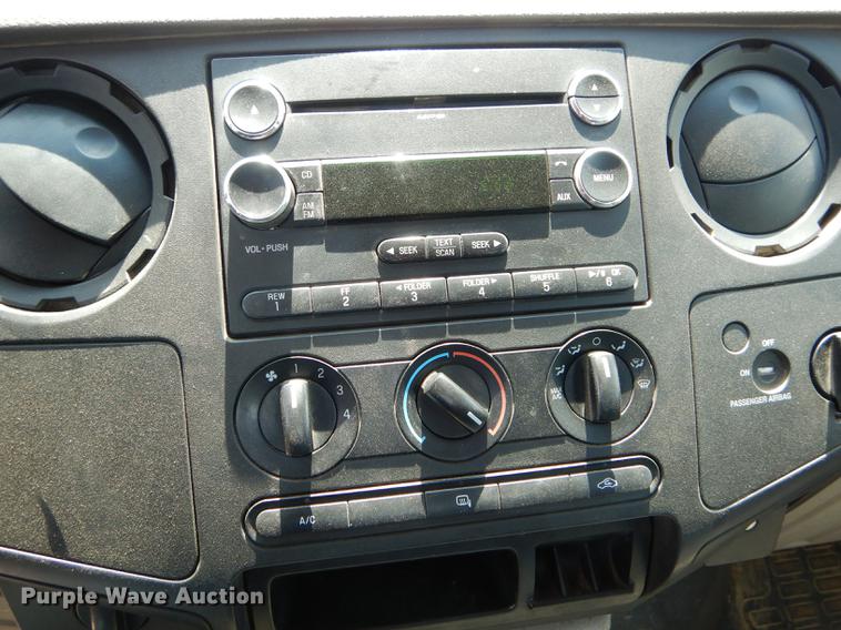 image for item DF7313 2009 Ford F350 Super Duty SuperCab pickup truck