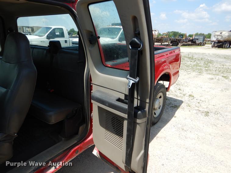 image for item DF7313 2009 Ford F350 Super Duty SuperCab pickup truck