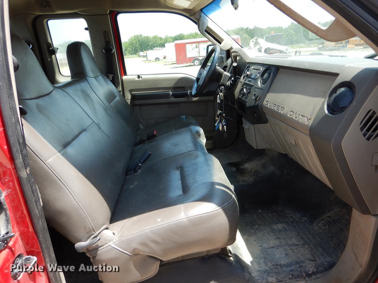 image for item DF7313 2009 Ford F350 Super Duty SuperCab pickup truck