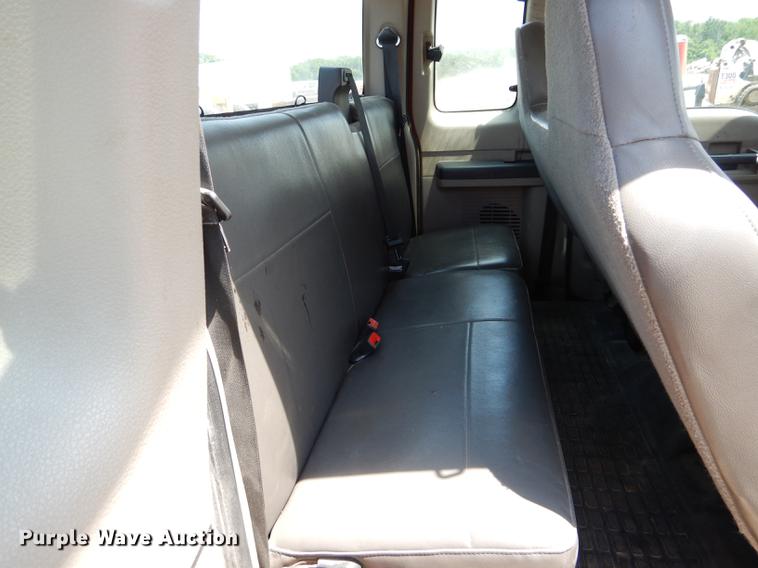 image for item DF7313 2009 Ford F350 Super Duty SuperCab pickup truck