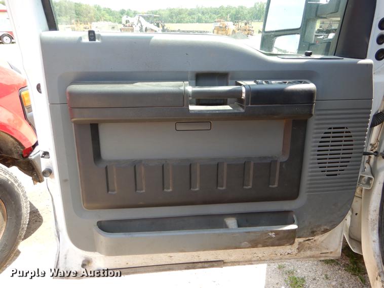 image for item DF7317 2011 Ford F350 Super Duty XL Crew Cab flatbed pickup truck