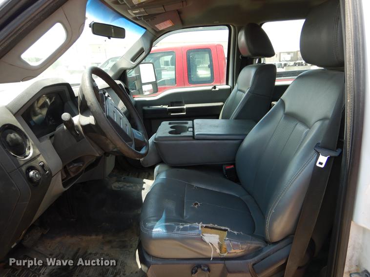 image for item DF7317 2011 Ford F350 Super Duty XL Crew Cab flatbed pickup truck