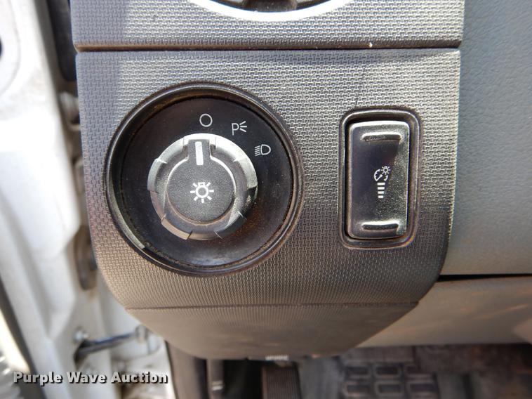 image for item DF7317 2011 Ford F350 Super Duty XL Crew Cab flatbed pickup truck