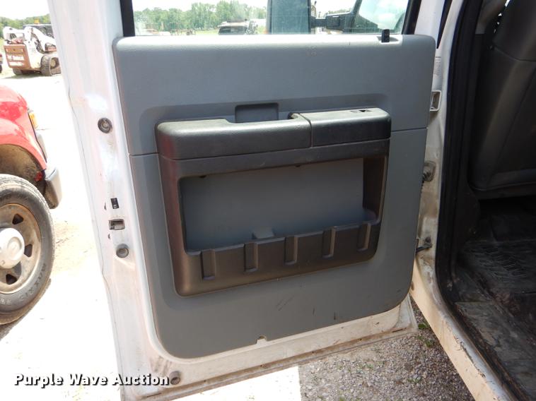 image for item DF7317 2011 Ford F350 Super Duty XL Crew Cab flatbed pickup truck