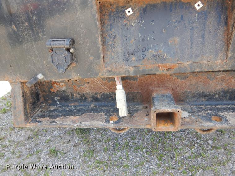 image for item DF7317 2011 Ford F350 Super Duty XL Crew Cab flatbed pickup truck