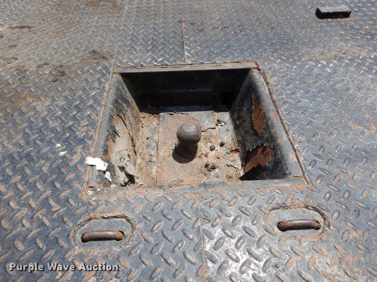 image for item DF7317 2011 Ford F350 Super Duty XL Crew Cab flatbed pickup truck