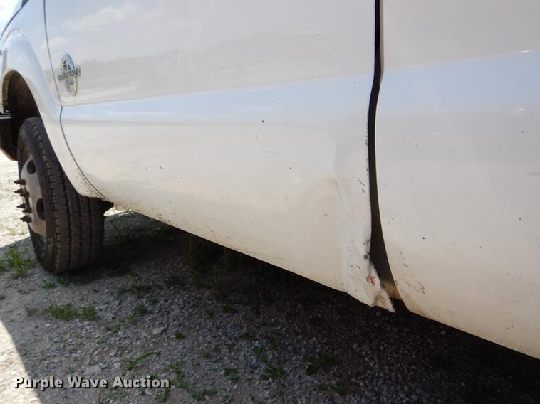 image for item DF7317 2011 Ford F350 Super Duty XL Crew Cab flatbed pickup truck