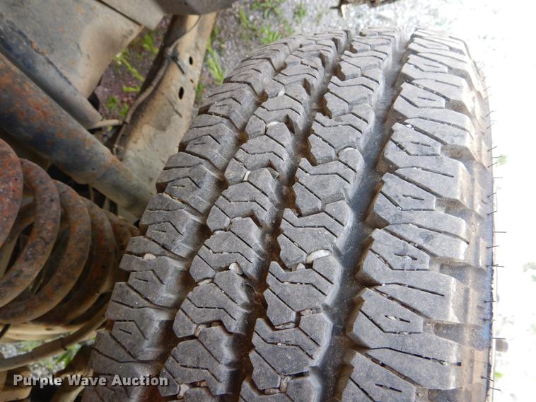 image for item DF7317 2011 Ford F350 Super Duty XL Crew Cab flatbed pickup truck