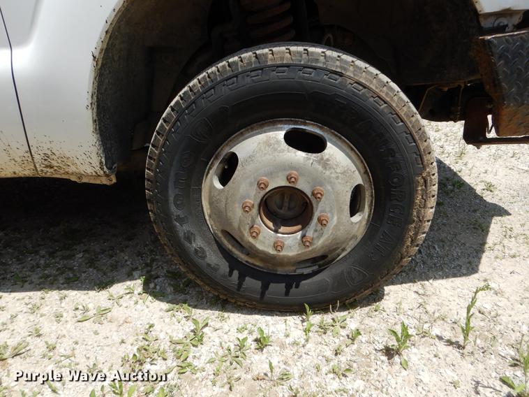 image for item DF7317 2011 Ford F350 Super Duty XL Crew Cab flatbed pickup truck