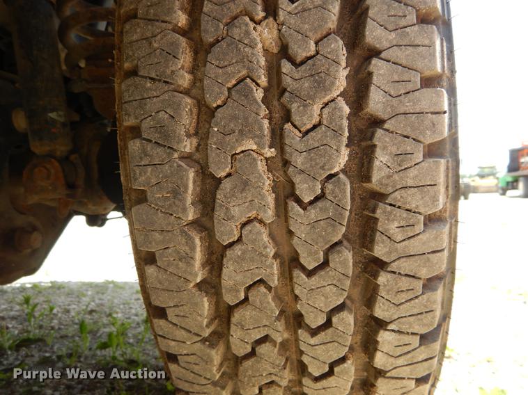 image for item DF7317 2011 Ford F350 Super Duty XL Crew Cab flatbed pickup truck