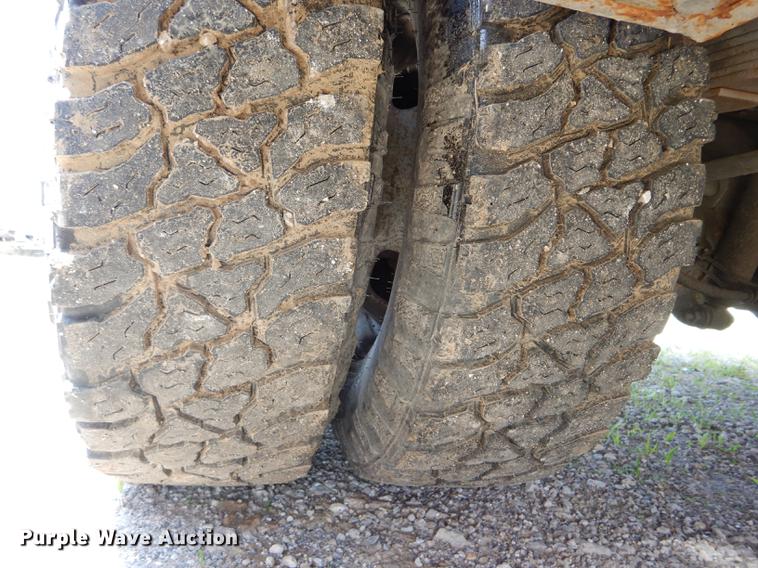 image for item DF7317 2011 Ford F350 Super Duty XL Crew Cab flatbed pickup truck