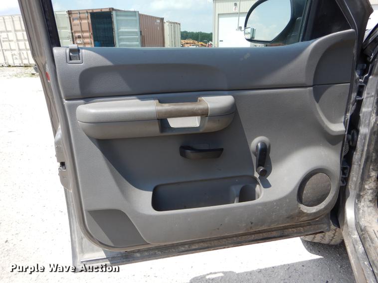 image for item DF7318 2008 Chevrolet Silverado 2500HD Ext. Cab pickup truck