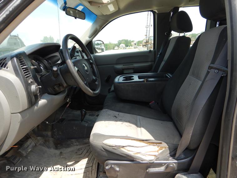 image for item DF7318 2008 Chevrolet Silverado 2500HD Ext. Cab pickup truck