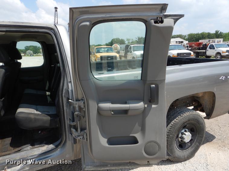 image for item DF7318 2008 Chevrolet Silverado 2500HD Ext. Cab pickup truck