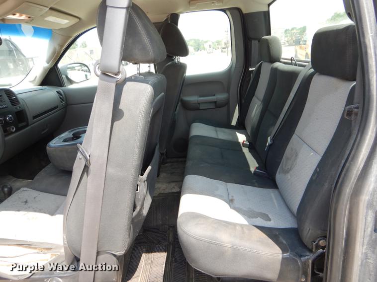 image for item DF7318 2008 Chevrolet Silverado 2500HD Ext. Cab pickup truck