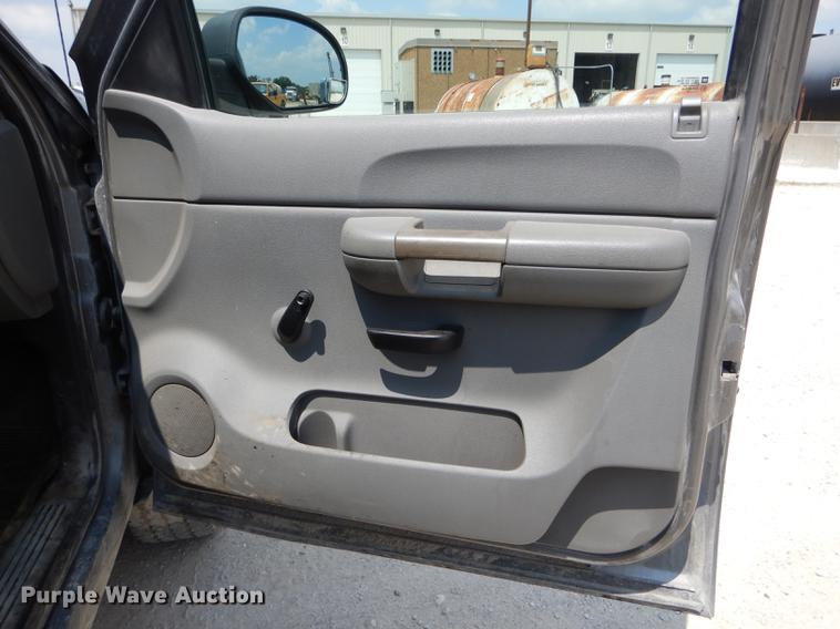 image for item DF7318 2008 Chevrolet Silverado 2500HD Ext. Cab pickup truck