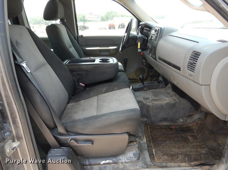 image for item DF7318 2008 Chevrolet Silverado 2500HD Ext. Cab pickup truck