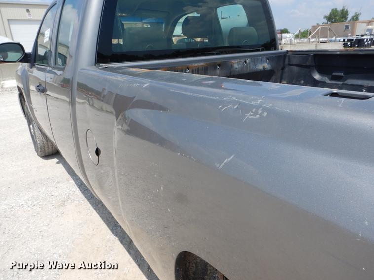 image for item DF7318 2008 Chevrolet Silverado 2500HD Ext. Cab pickup truck