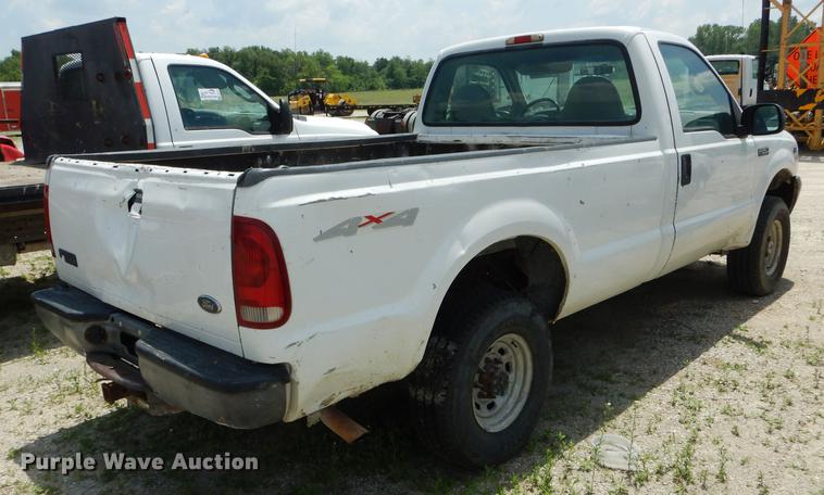 image for item DF7324 2001 Ford F350 Super Duty XL pickup truck