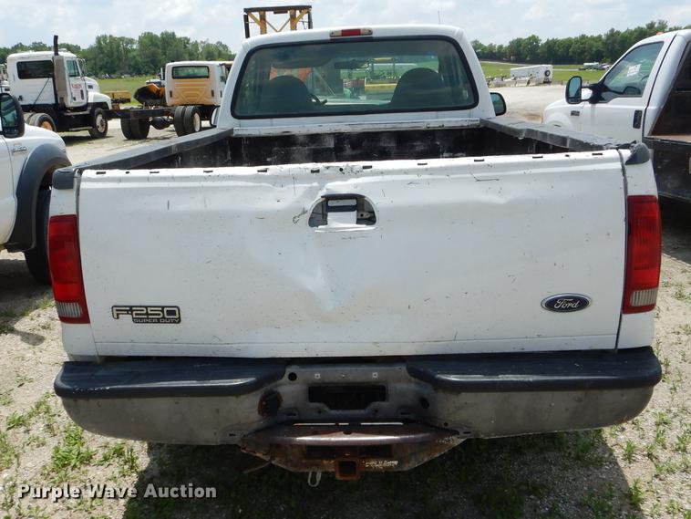 image for item DF7324 2001 Ford F350 Super Duty XL pickup truck