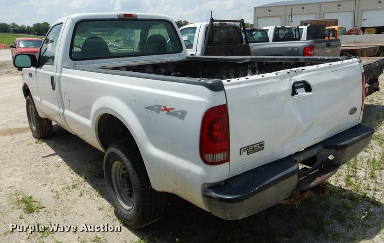 image for item DF7324 2001 Ford F350 Super Duty XL pickup truck