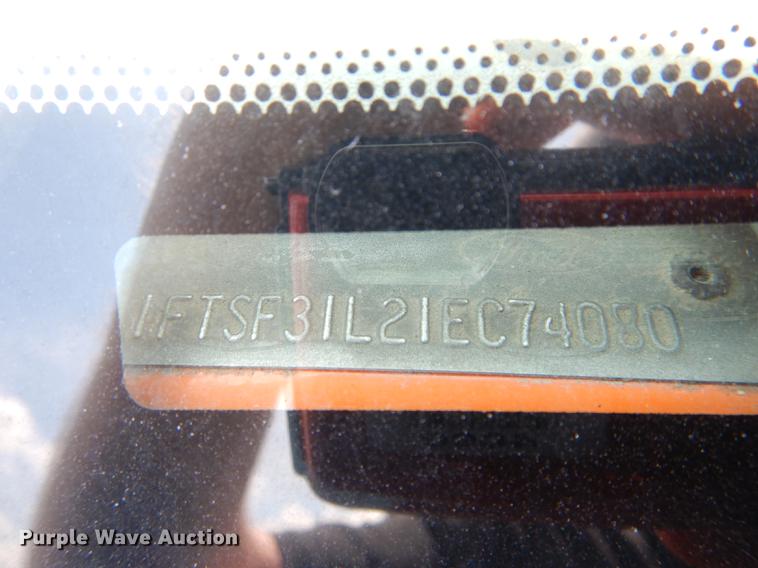 image for item DF7324 2001 Ford F350 Super Duty XL pickup truck