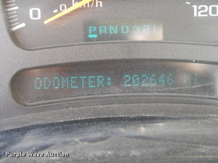 image for item DF7325 2003 Chevrolet Silverado 2500HD utility bed pickup truck