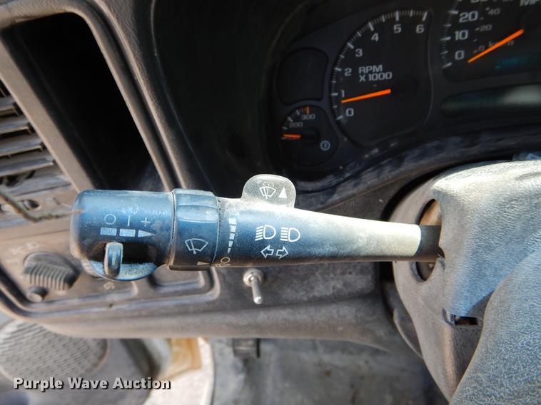 image for item DF7325 2003 Chevrolet Silverado 2500HD utility bed pickup truck