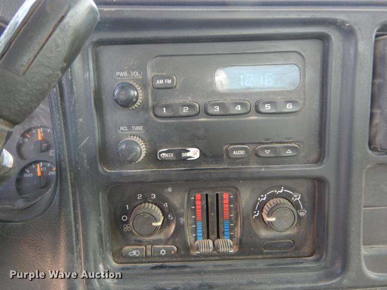 image for item DF7325 2003 Chevrolet Silverado 2500HD utility bed pickup truck