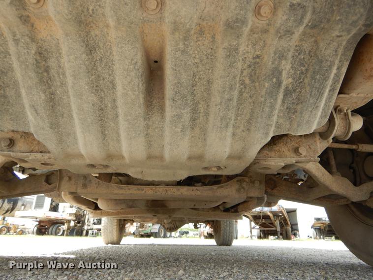 image for item DF7325 2003 Chevrolet Silverado 2500HD utility bed pickup truck