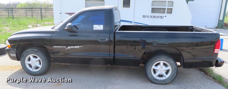 image for item DF7816 2000 Dodge Dakota Sport pickup truck