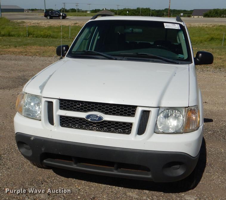 image for item DG1059 2004 Ford Explorer Sport Trac XLS Crew Cab pickup truck